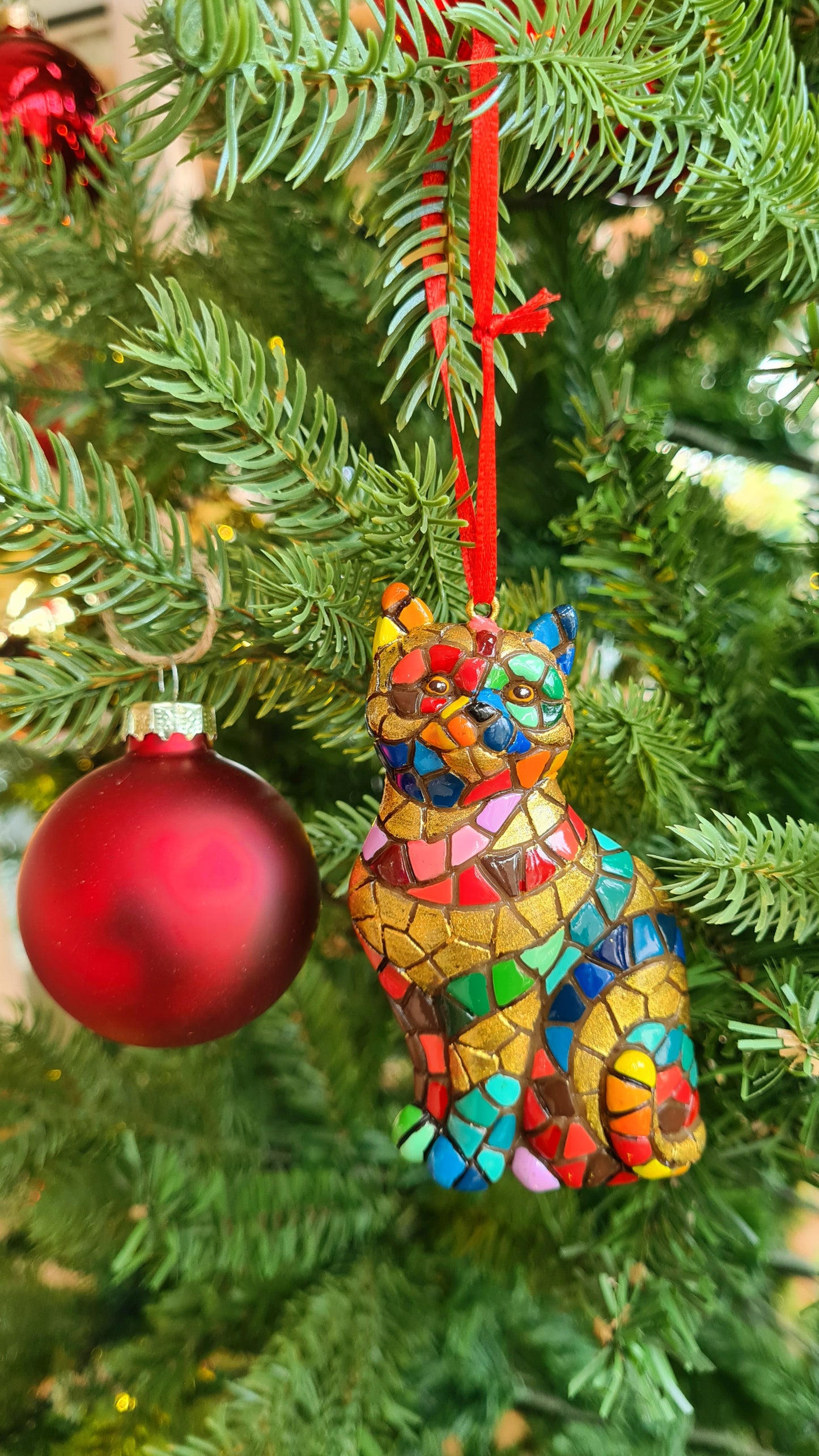 Barcino mosaic cat, height 3'5 inches (9 centimeters)