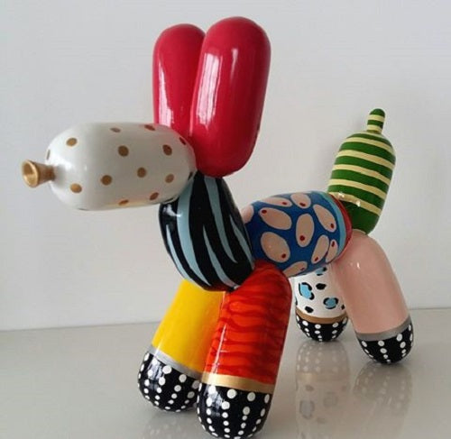 Balloon dog statue in resin, length 7 inches (18 centimeters)
