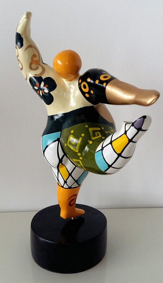 Statue of a woman style "Nana", multicolored resin. Height 11 inches (28 centimeters)