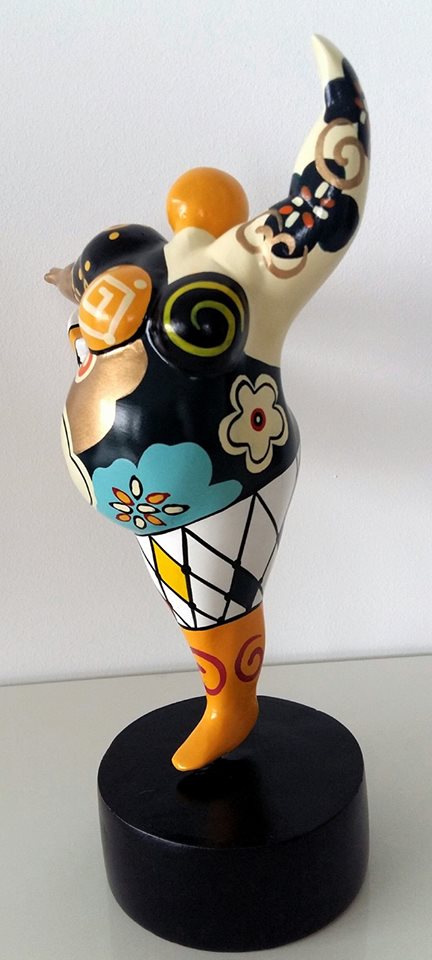 Statue of a woman style "Nana", multicolored resin. Height 11 inches (28 centimeters)