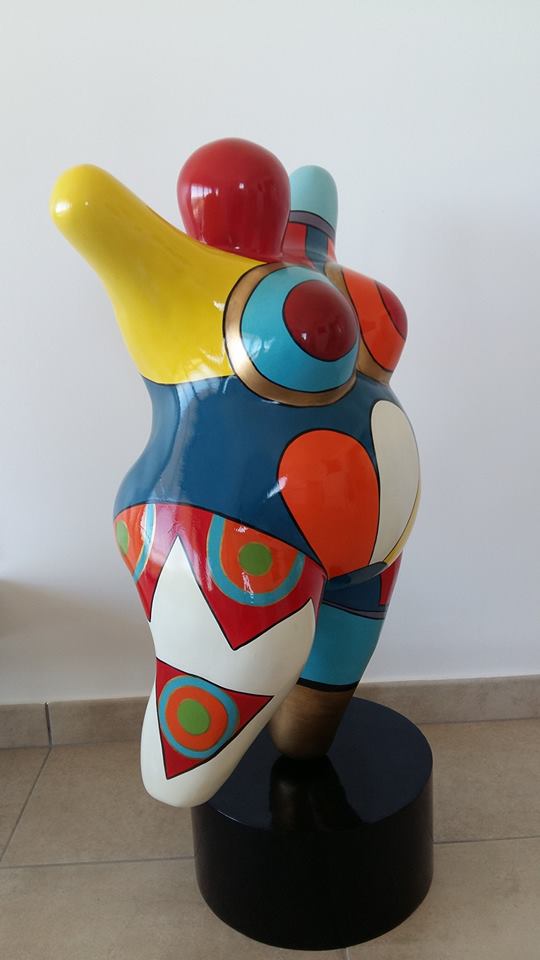 Statue of a woman style "Nana", multicolored resin. Height 60 centimeters