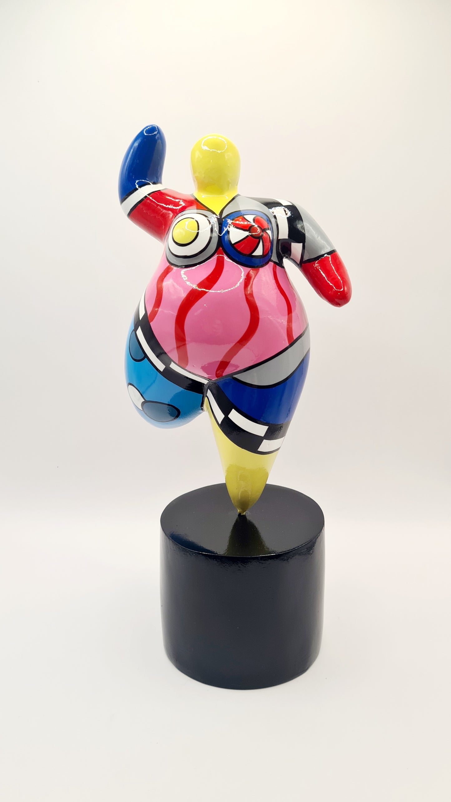 Statue of a woman "Nana", multicolored resin. Height 70 centimeters
