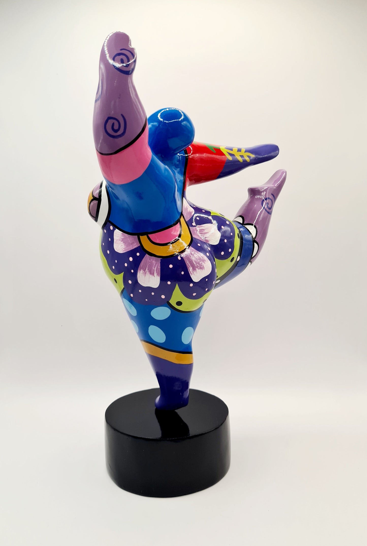 Statue femme style Nana Niki de Saint Phalle, en résine. Hauteur 38 centimètres
