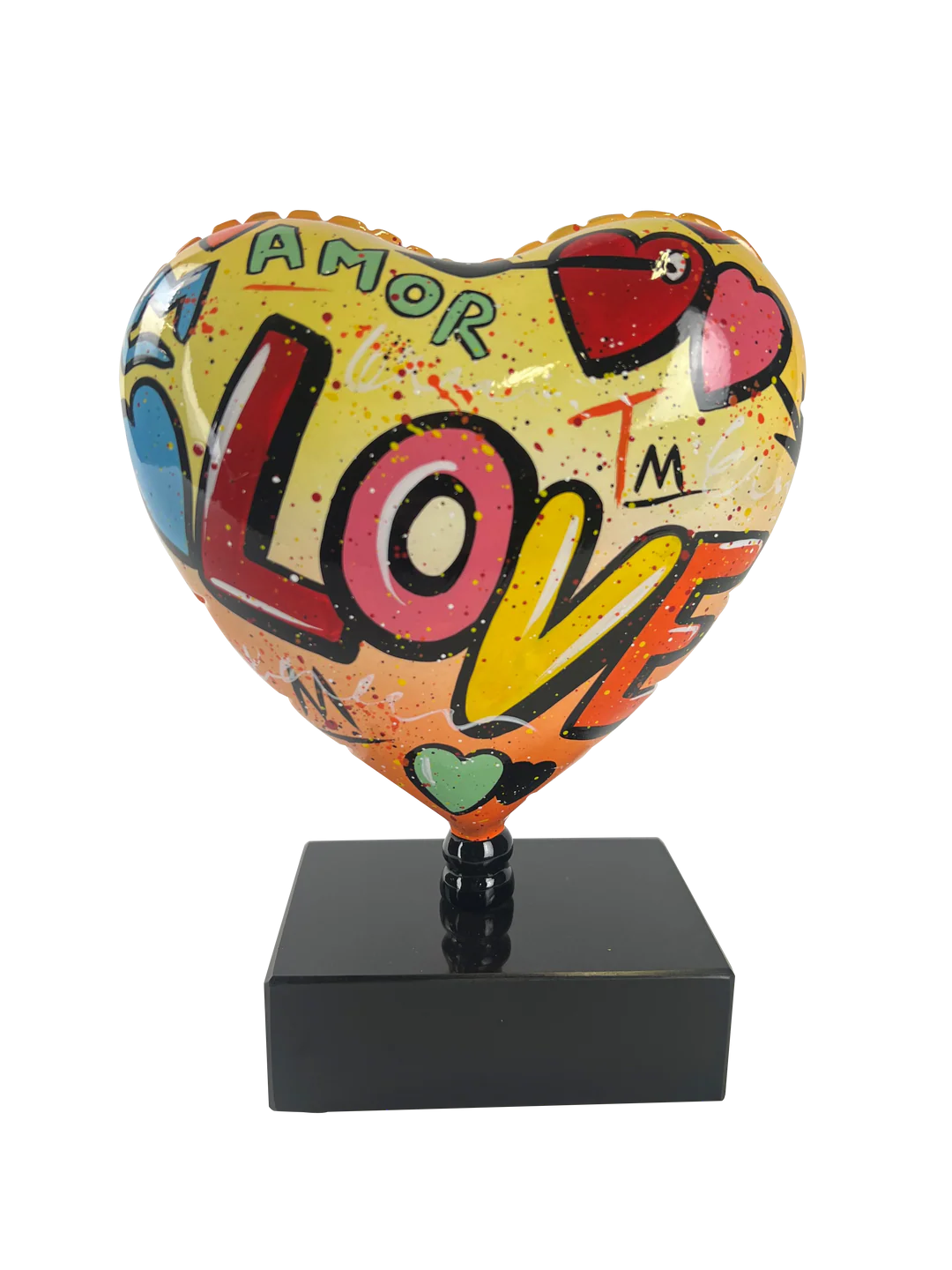 Sculpture ou statue de Coeur "Love" en résine multicolore. Hauteur 25 et largeur 18 centimètres