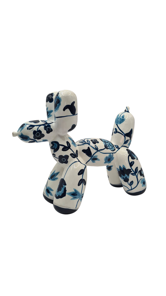 Balloon dog statue in resin, length 7 inches (18 centimeters)