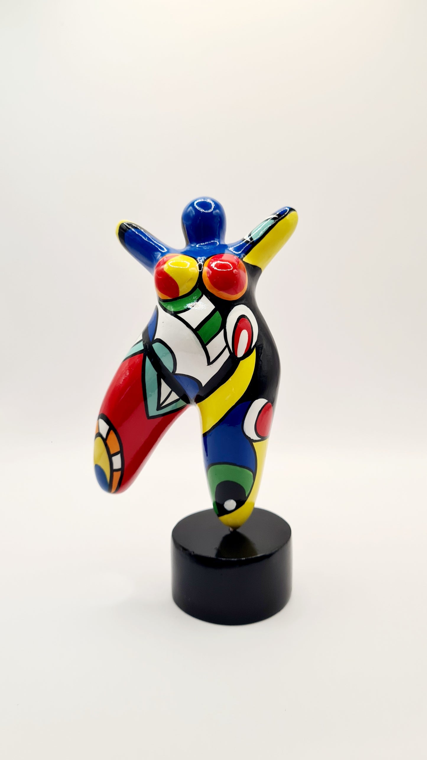 Statue of a woman style "Nana", multicolored resin. Height 6'7 inches (17 centimeters)