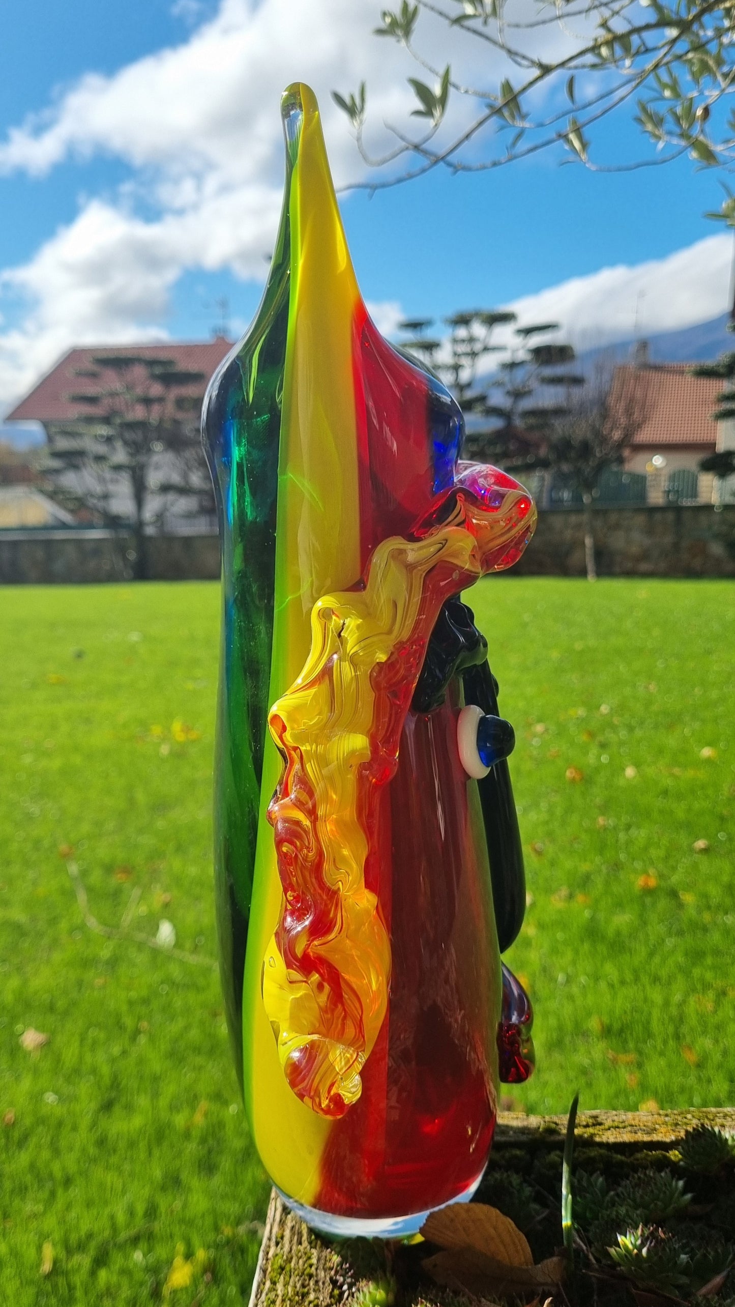 Vase visage en verre coloré, hauteur 37 centimètres