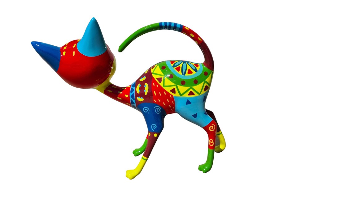 Multicolored resin Mexican cat statue. Length 9'4 inches ( 24 centimeters)