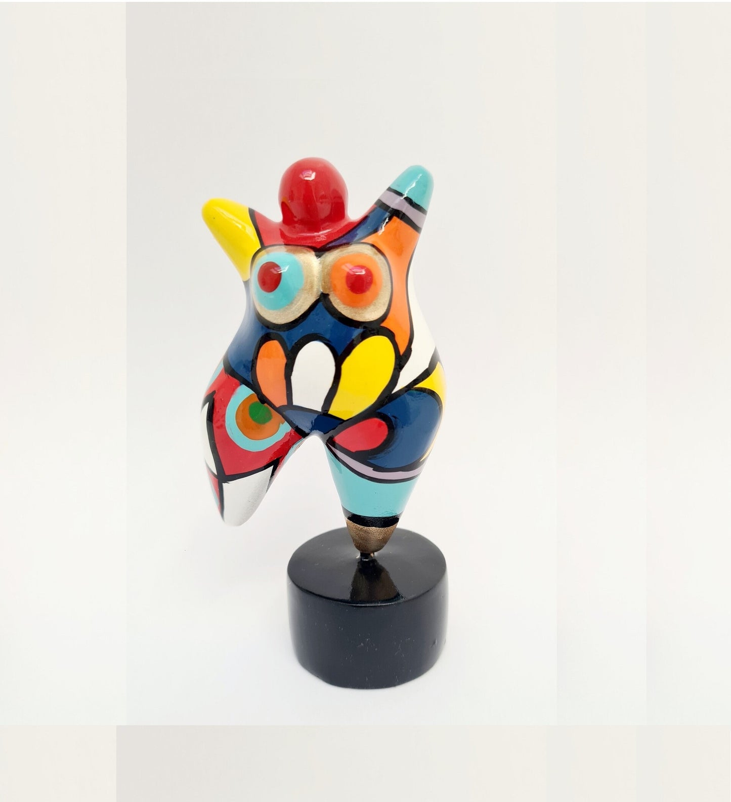 Statue femme style Nana Niki de Saint Phalle, en résine. Hauteur 12 centimètres