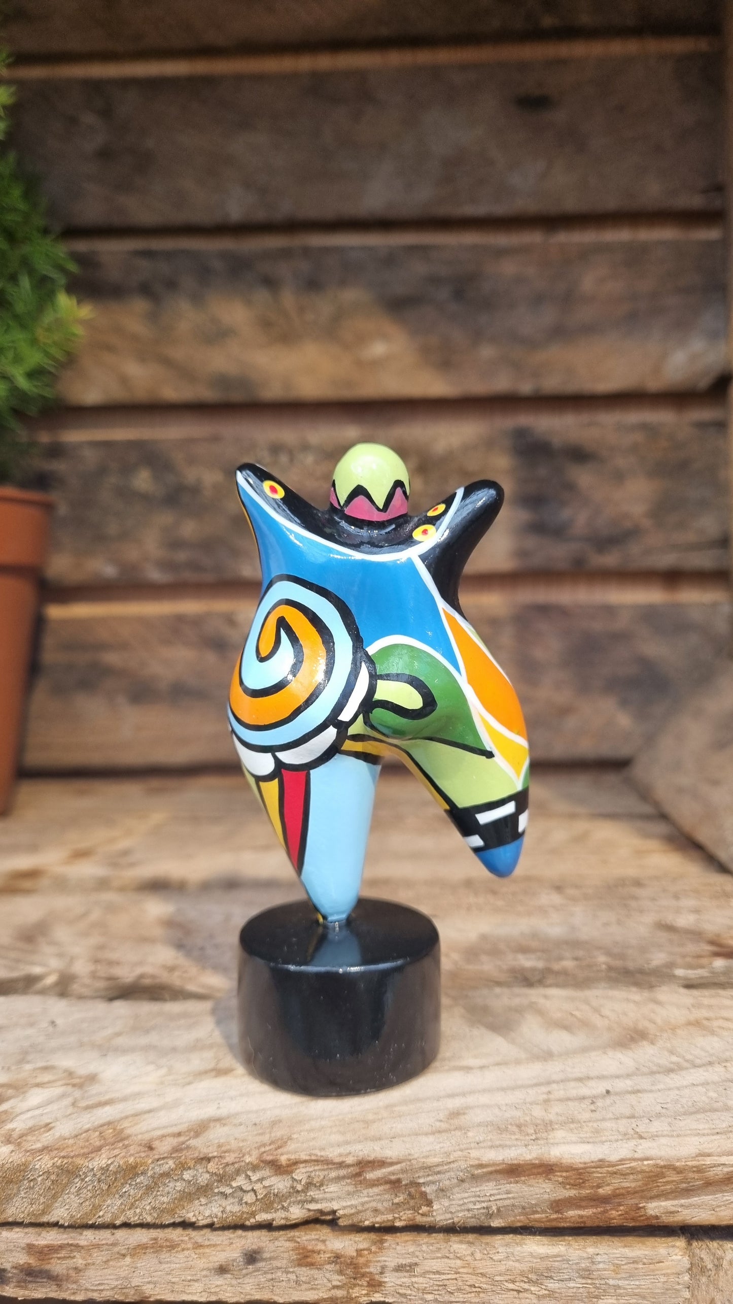 Sculpture of a round & curvy woman, resin colorful. Height 12 centimeters