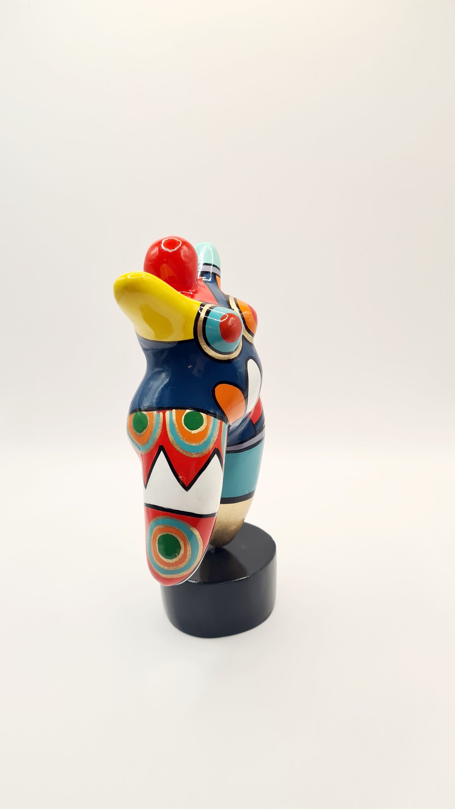Statue of a woman style "Nana", multicolored resin. Height 6'7 inches (17 centimeters)