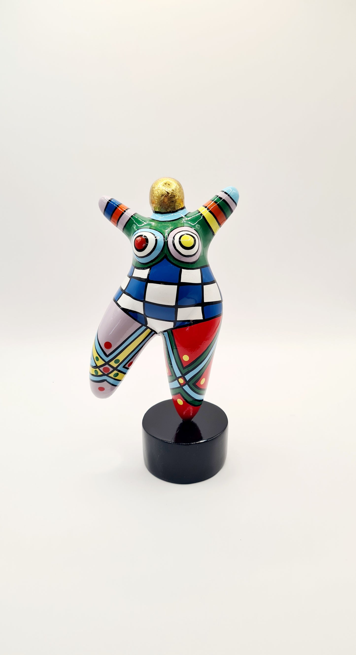 Statue femme style Nana Niki de Saint Phalle, en résine. Hauteur 60 centimètres