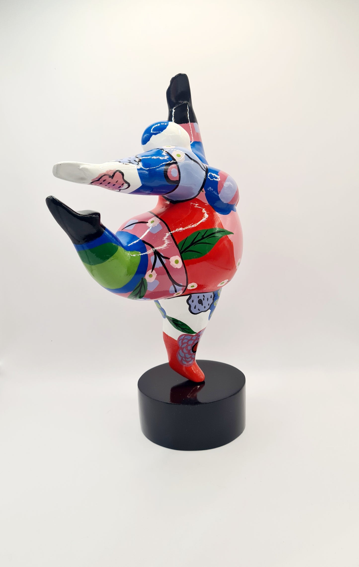 Statue of a woman style "Nana", multicolored resin. Height 15 inches (38 centimeters)