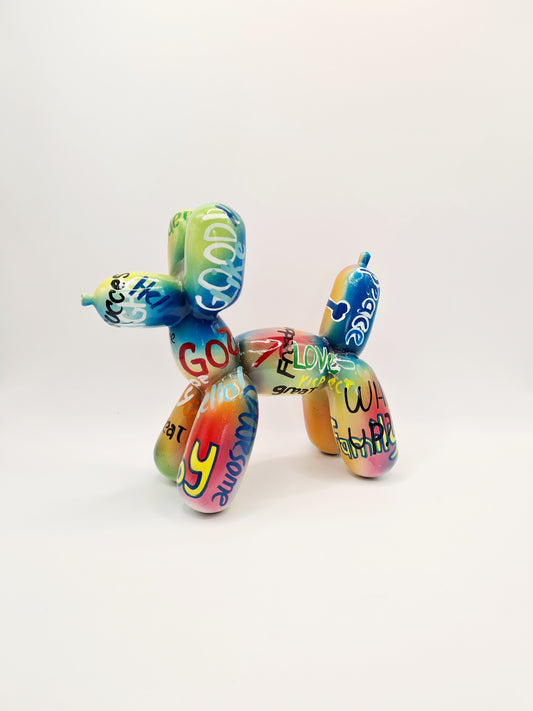 Balloon dog statue in resin, length 7 inches (18 centimeters)