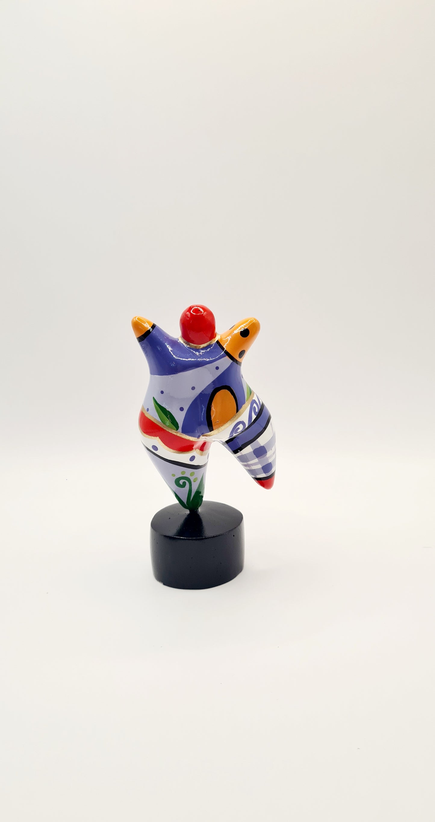 Statue woman style "Nana", multicolored resin. Height 4'7 inches (12 centimeters)