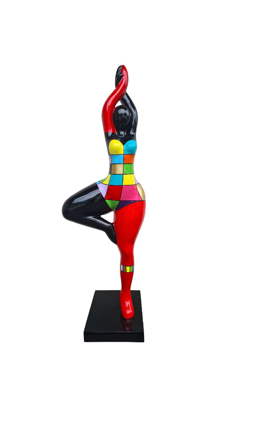 Très grande statue multicolore de femme Nana modèle "Carrera". Hauteur 120 centimètres. Peint à la main, pour décoration intérieure ou extérieure