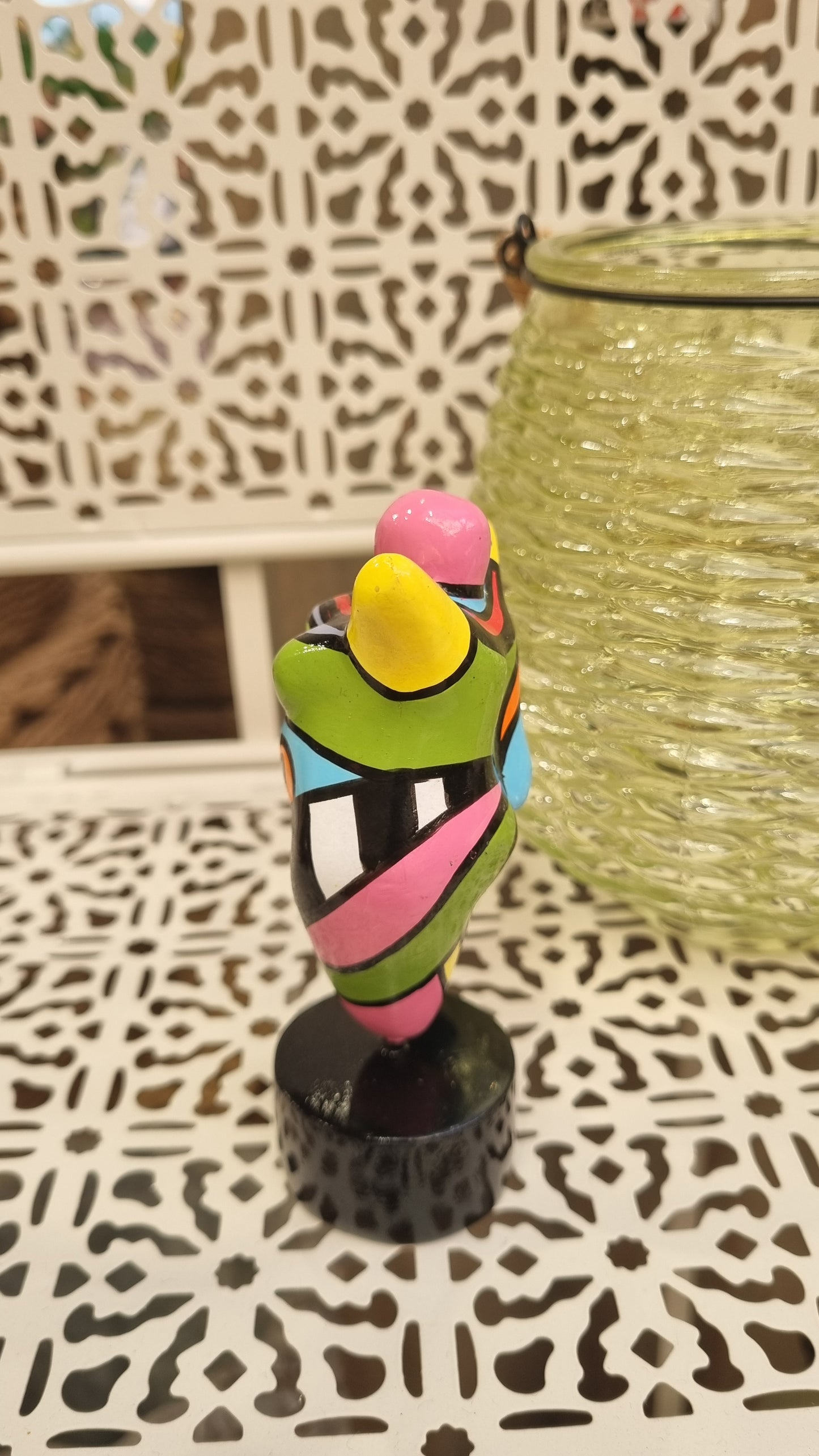 Statue woman style "Nana", multicolored resin. Height 4'7 inches (12 centimeters)