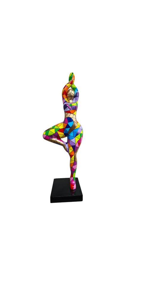 Très grande statue multicolore de femme Nana modèle "Mosaïque". Hauteur 120 centimètres. Peint à la main, pour décoration intérieure ou extérieure