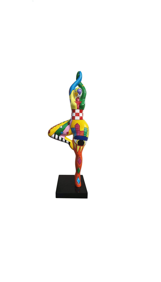 Très grande statue multicolore de femme Nana modèle "Pop". Hauteur 120 centimètres. Peint à la main, pour décoration intérieure ou extérieure