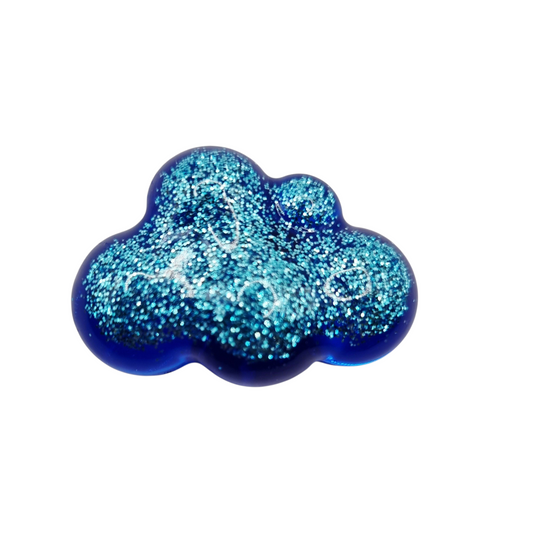 Petit magnet ou aimant frigo en forme de nuage bleu à paillettes, longueur 3 cm