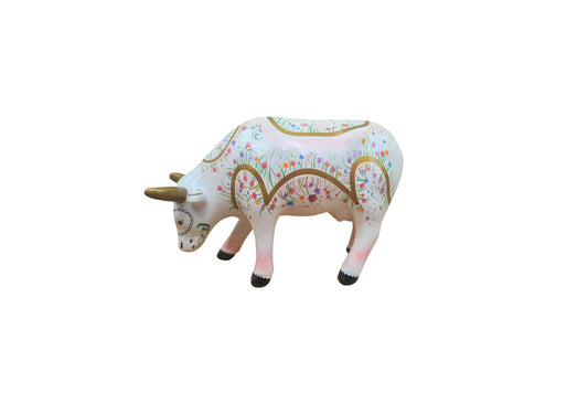 Cow Parade Rendada ceramic cow statue. Length 6'5 inches (16.5 centimeters)