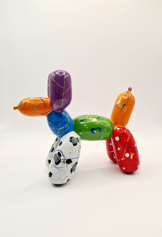 Balloon dog statue in resin, length 7 inches (18 centimeters)
