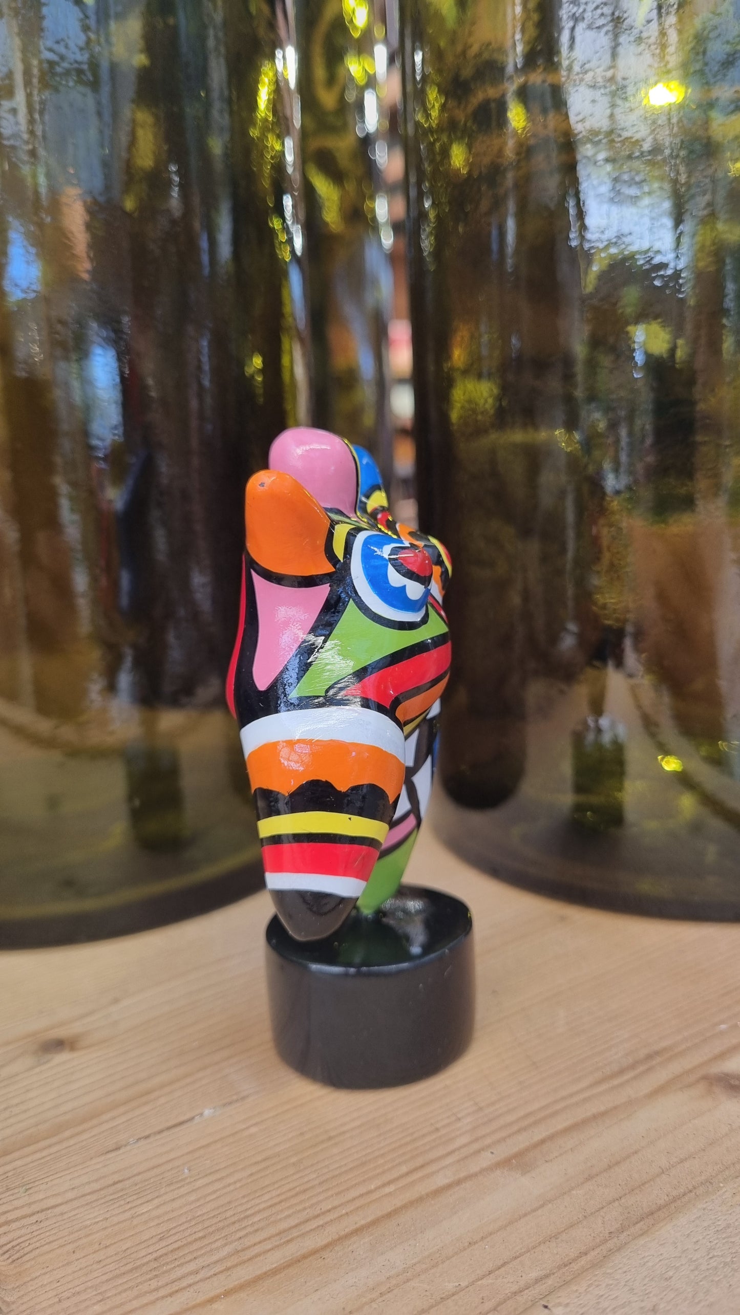 Sculpture of a round & curvy woman, resin colorful. Height 12 centimeters
