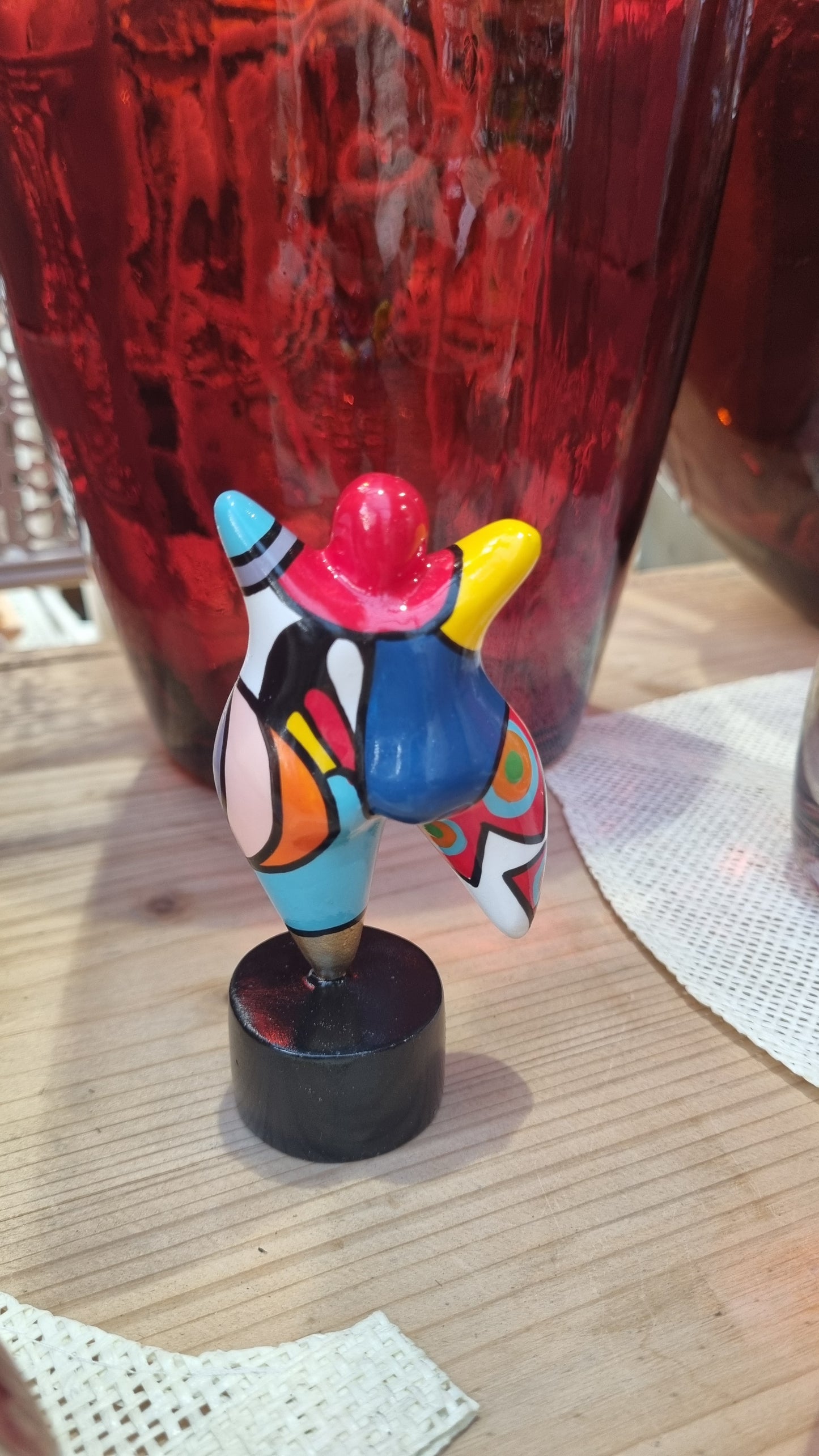 Sculpture of a round & curvy woman, resin colorful.. Height 12 centimeters