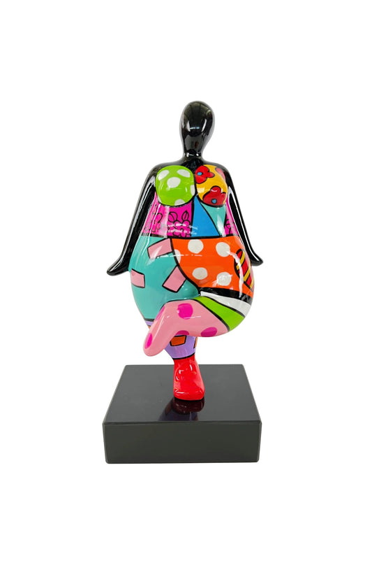 Sculpture femme style Nana, en résine multicolore. Hauteur 31 centimètres