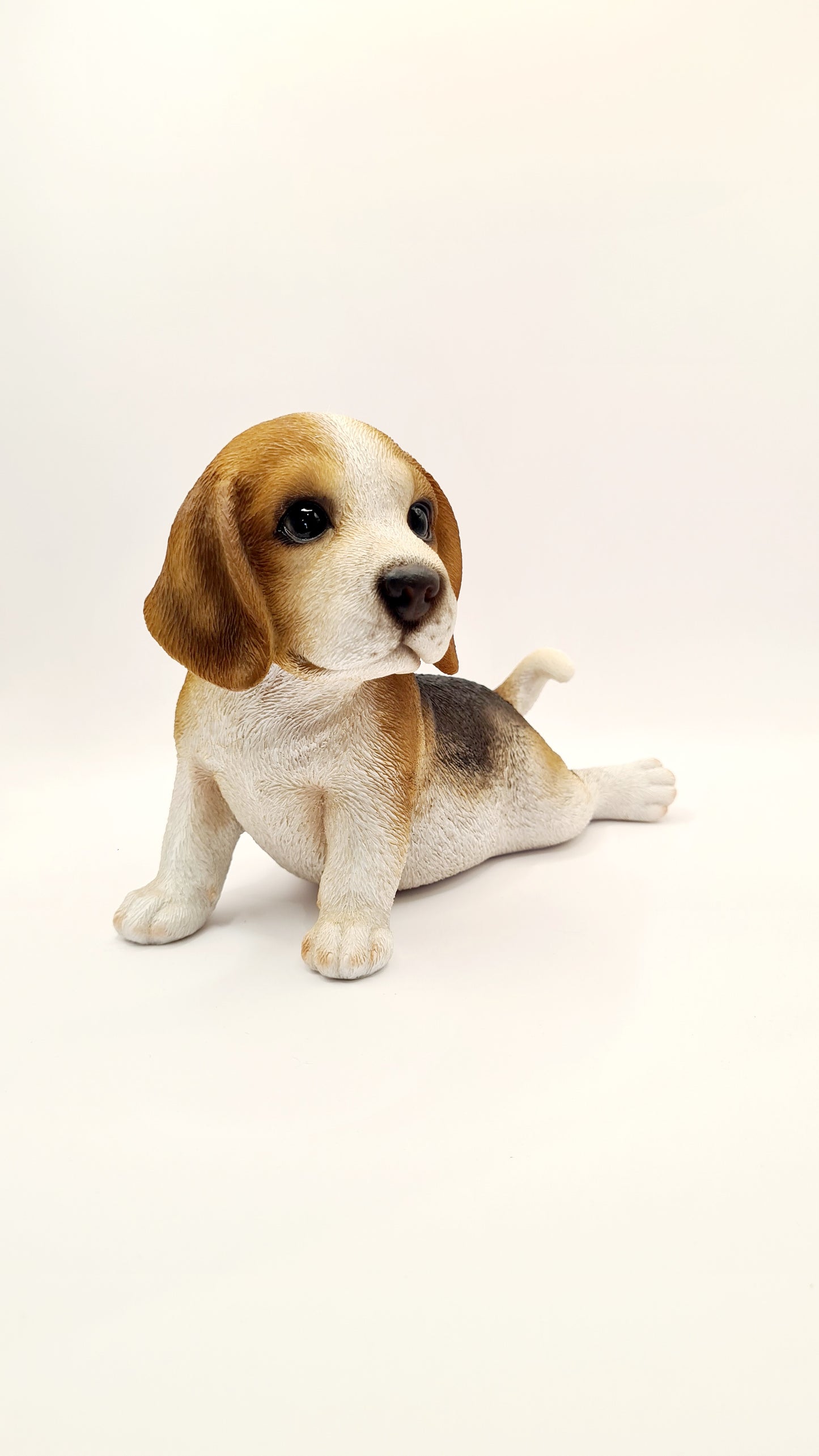 Statue chiot Beagle en résine, longueur 17 centimètres