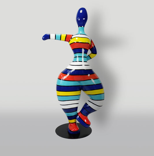 Statue of Nana woman or dancer in multicolored resin. Height 180 centimeters