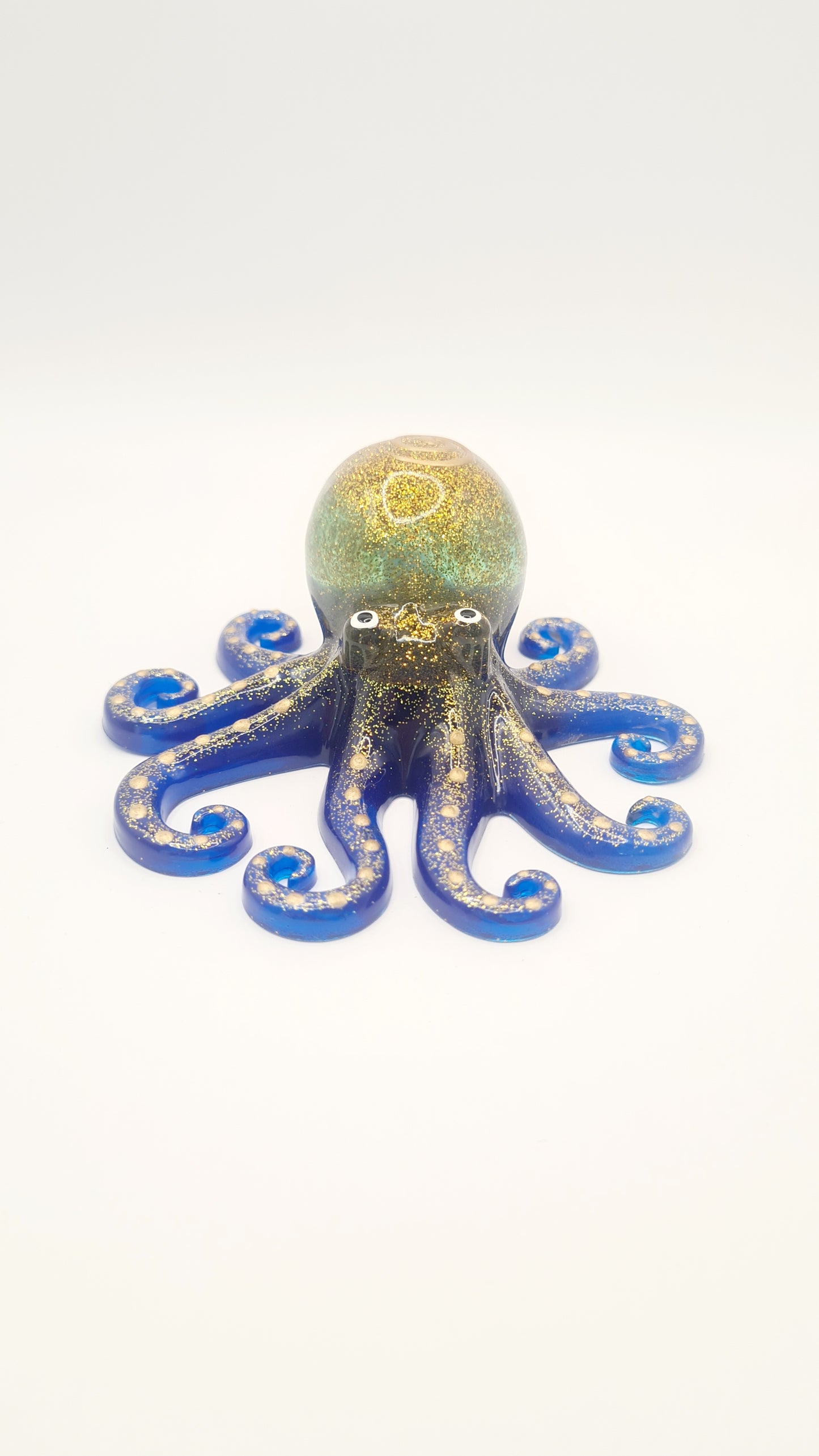 Octopus statue, blue resin, length 10 centimeters, unique piece